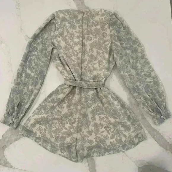 Express Wrap Front Elegant Ivory/ Blue Floral Print Long Sleeve Romper Womens XS - Picture 6 of 8